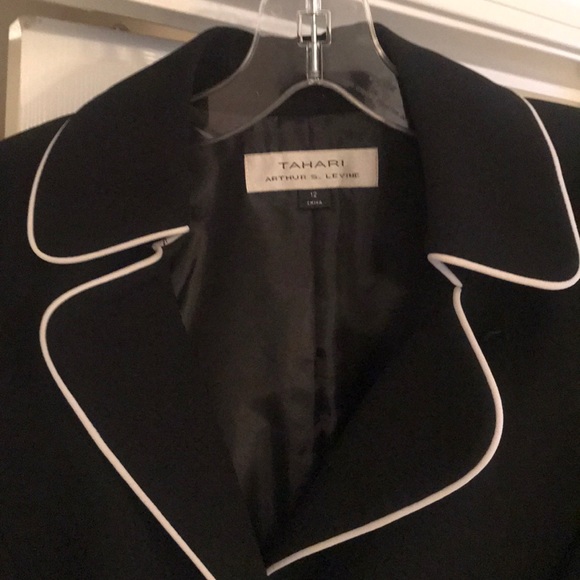 Tahari Blazer, size 12 - Picture 2 of 4